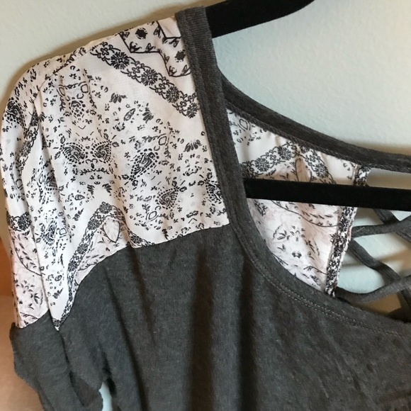 Vanity knit top - Picture 2 of 3